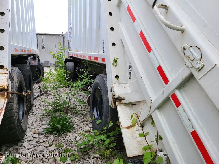 image for item K5854 2001 Crane Carrier  refuse truck