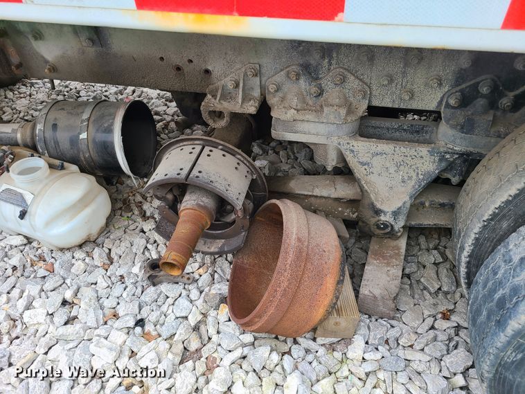 image for item K5854 2001 Crane Carrier  refuse truck