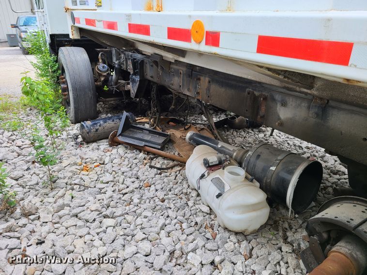 image for item K5854 2001 Crane Carrier  refuse truck