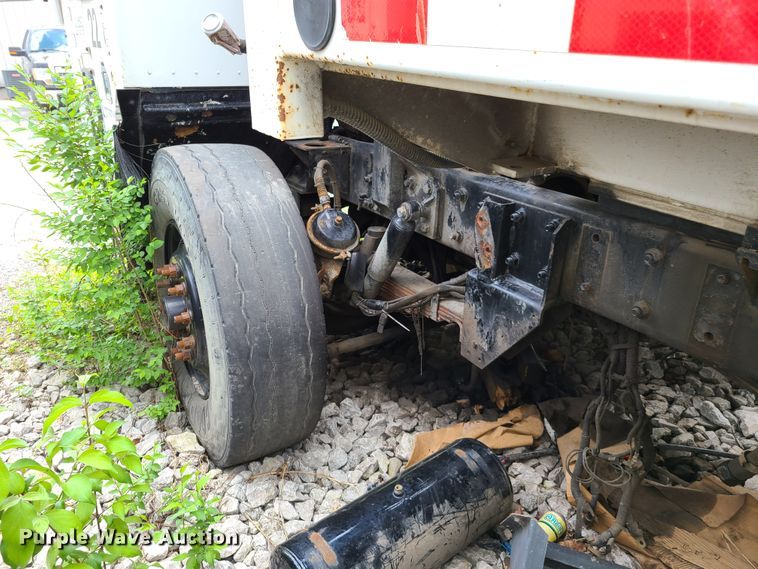 image for item K5854 2001 Crane Carrier  refuse truck