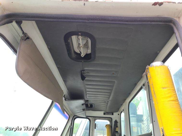 image for item K5854 2001 Crane Carrier  refuse truck