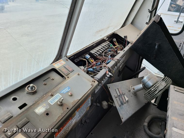 image for item K5854 2001 Crane Carrier  refuse truck