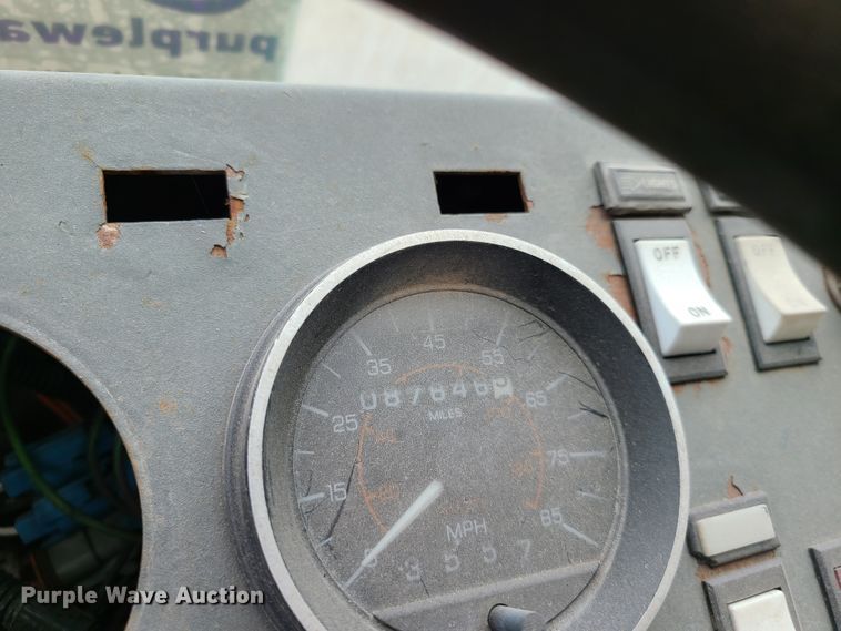 image for item K5854 2001 Crane Carrier  refuse truck