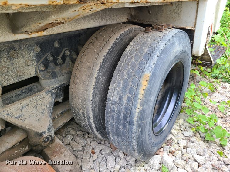 image for item K5854 2001 Crane Carrier  refuse truck