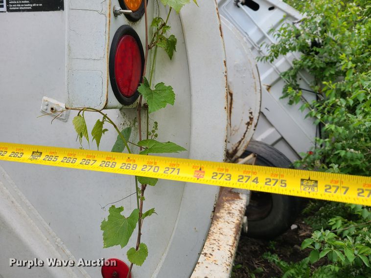 image for item K5854 2001 Crane Carrier  refuse truck