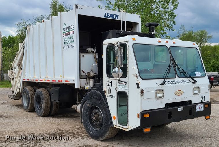 image for item K5857 2001 Crane Carrier  refuse truck