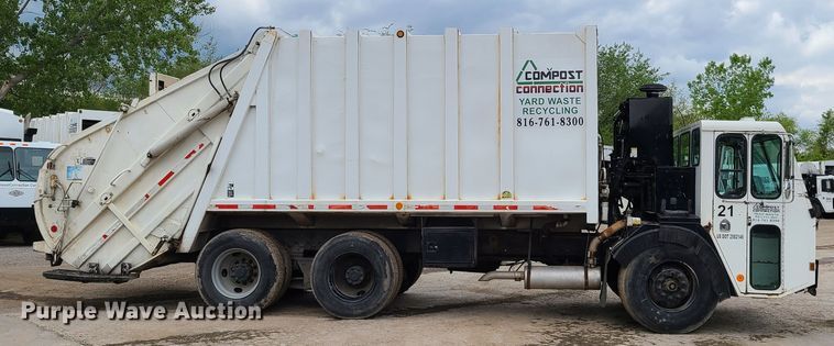 image for item K5857 2001 Crane Carrier  refuse truck