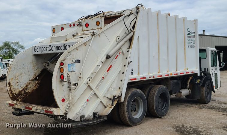 image for item K5857 2001 Crane Carrier  refuse truck