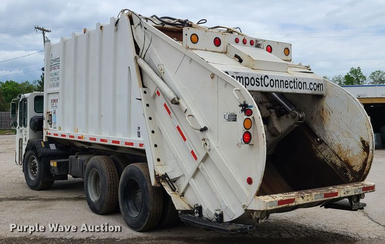 image for item K5857 2001 Crane Carrier  refuse truck