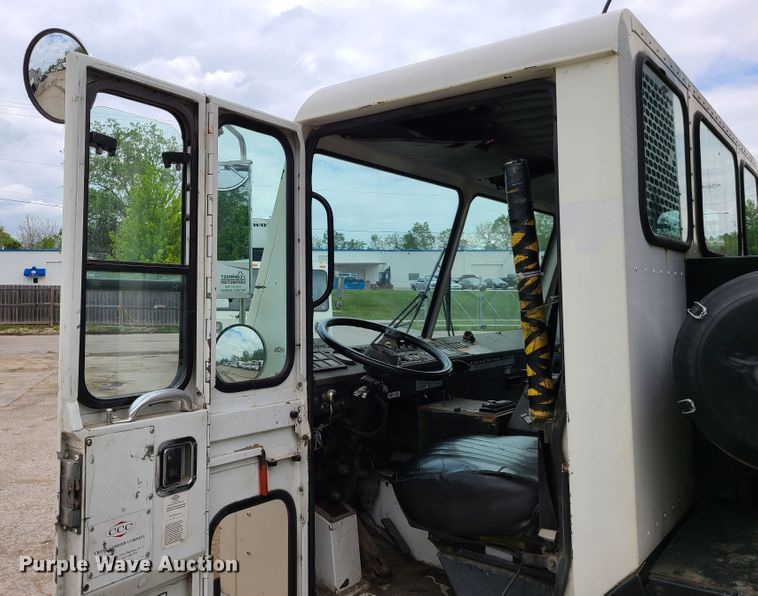 image for item K5857 2001 Crane Carrier  refuse truck