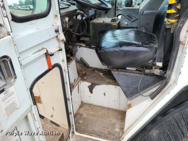 image for item K5857 2001 Crane Carrier  refuse truck