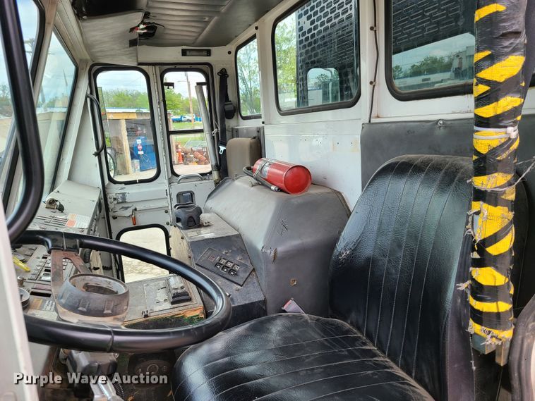 image for item K5857 2001 Crane Carrier  refuse truck