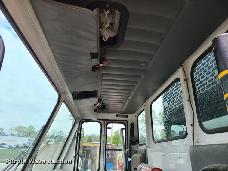 image for item K5857 2001 Crane Carrier  refuse truck