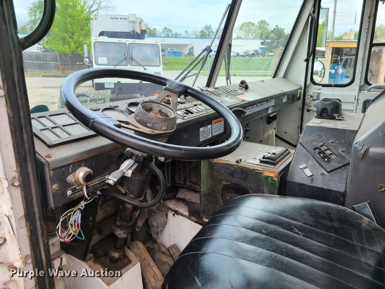 image for item K5857 2001 Crane Carrier  refuse truck