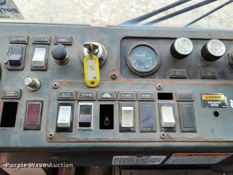 image for item K5857 2001 Crane Carrier  refuse truck