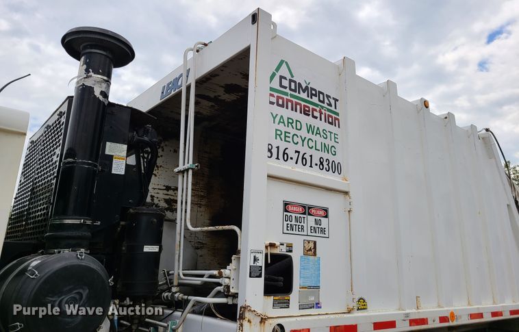 image for item K5857 2001 Crane Carrier  refuse truck