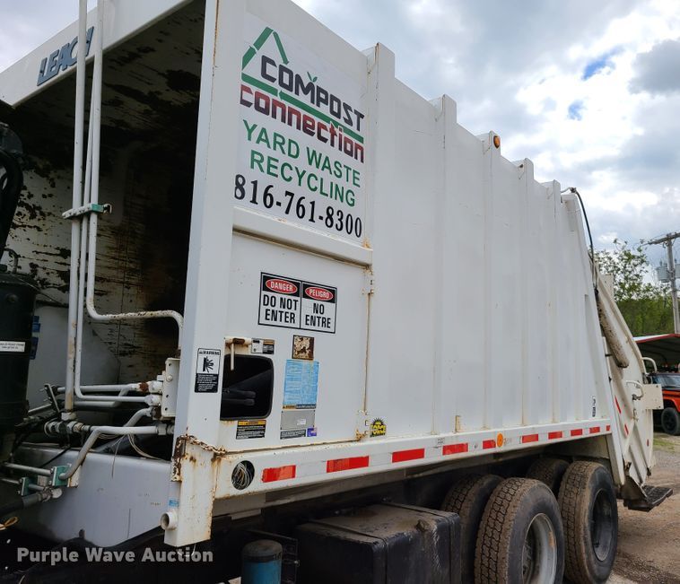 image for item K5857 2001 Crane Carrier  refuse truck