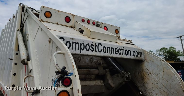 image for item K5857 2001 Crane Carrier  refuse truck