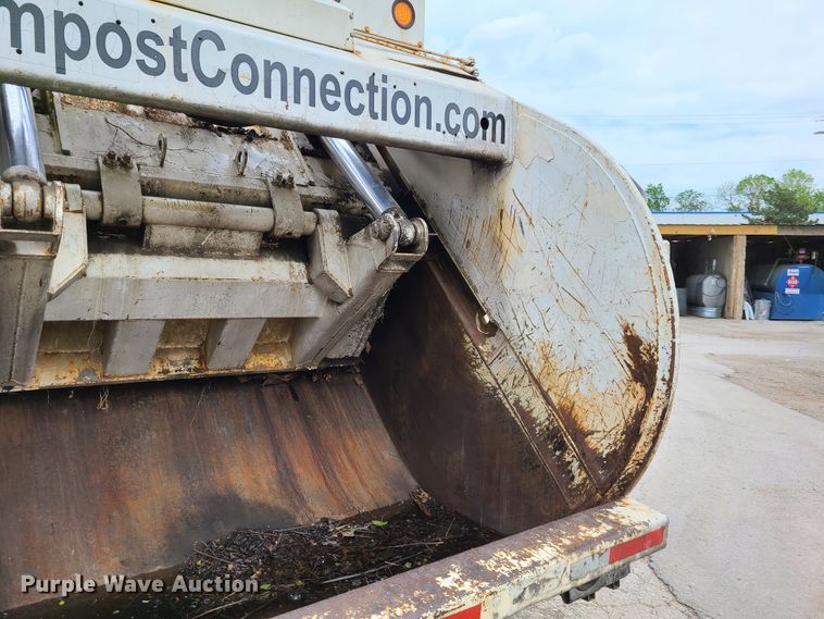 image for item K5857 2001 Crane Carrier  refuse truck