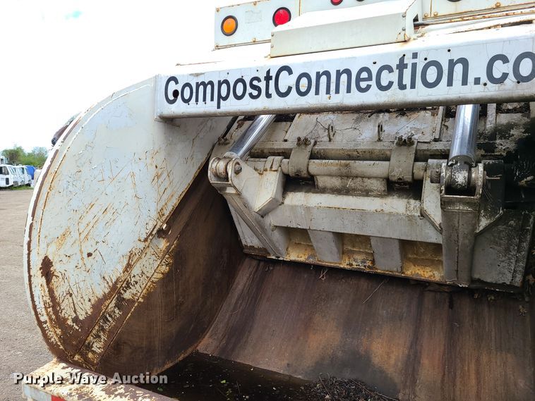 image for item K5857 2001 Crane Carrier  refuse truck