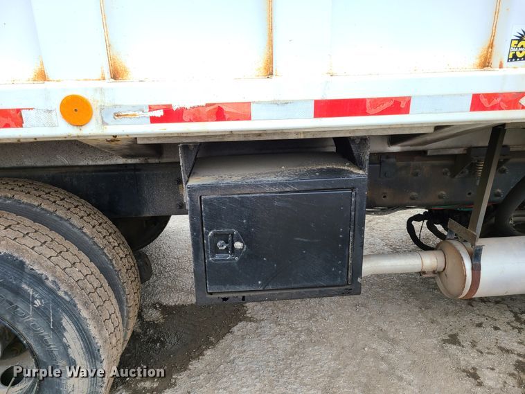 image for item K5857 2001 Crane Carrier  refuse truck