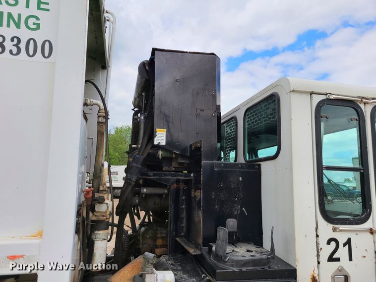 image for item K5857 2001 Crane Carrier  refuse truck