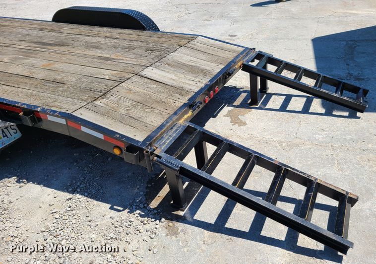 image for item K5864 2001 Hardee utility trailer