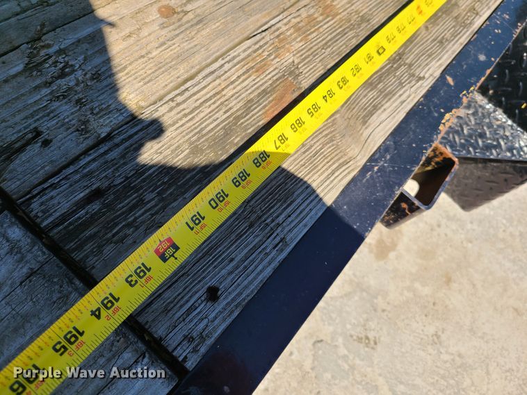 image for item K5864 2001 Hardee utility trailer