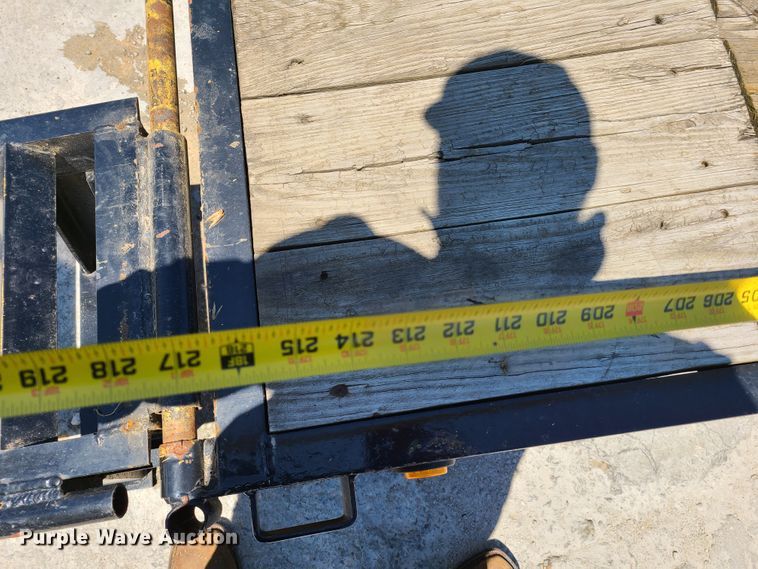 image for item K5864 2001 Hardee utility trailer