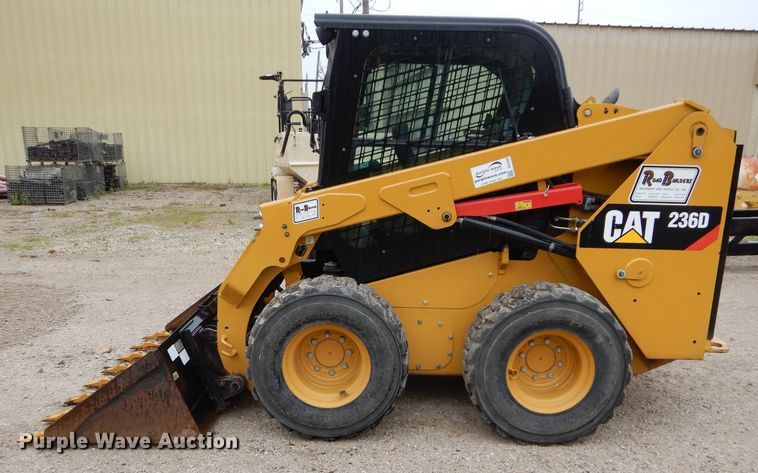 image for item DE2443 2014 Caterpillar 236D  skid steer loader