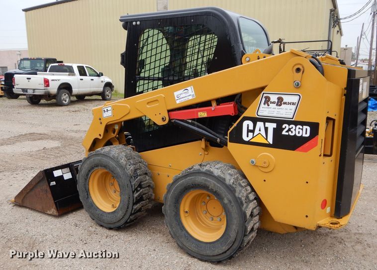 image for item DE2443 2014 Caterpillar 236D  skid steer loader