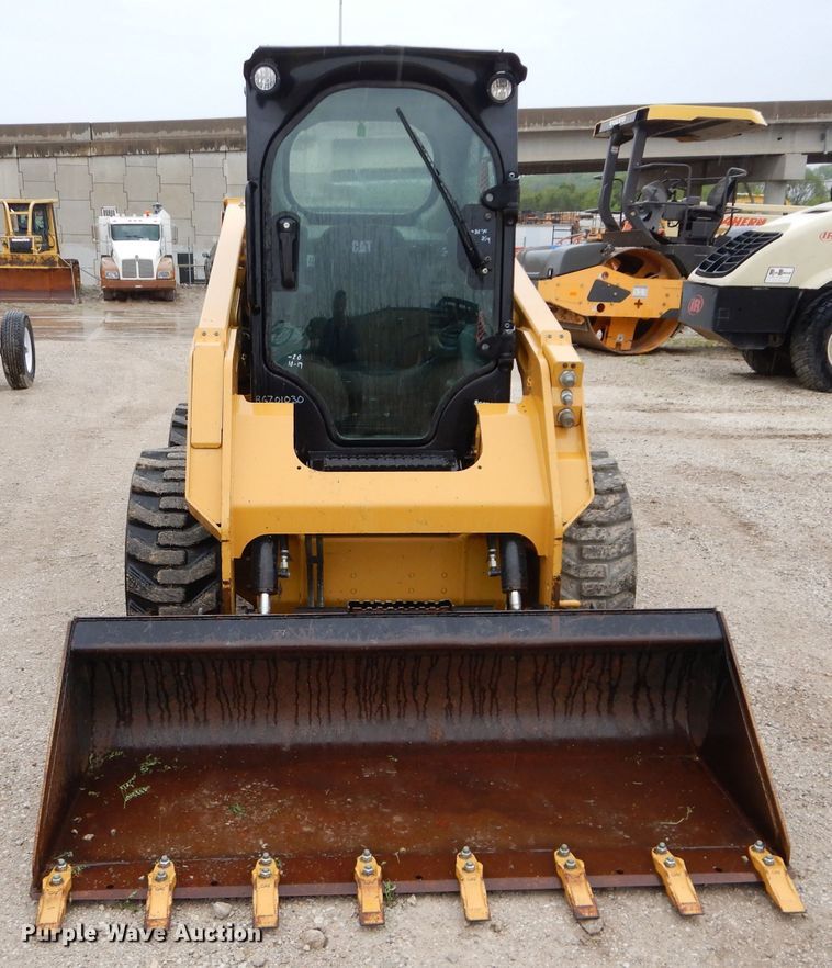 image for item DE2443 2014 Caterpillar 236D  skid steer loader