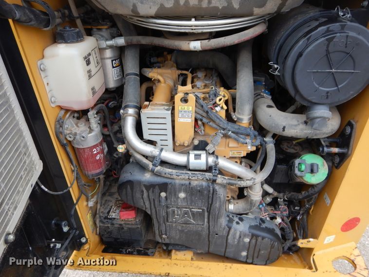 image for item DE2443 2014 Caterpillar 236D  skid steer loader