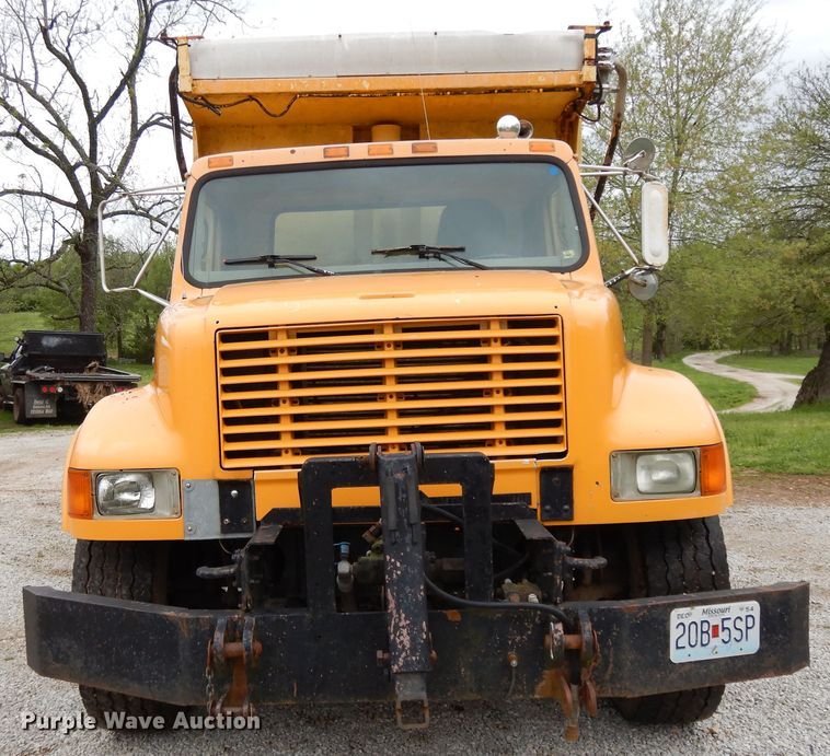 image for item DE5628 2000 International 4900 dump truck