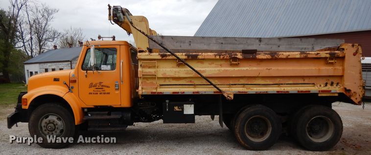 image for item DE5628 2000 International 4900 dump truck
