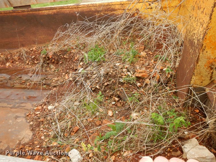 image for item DE5628 2000 International 4900 dump truck