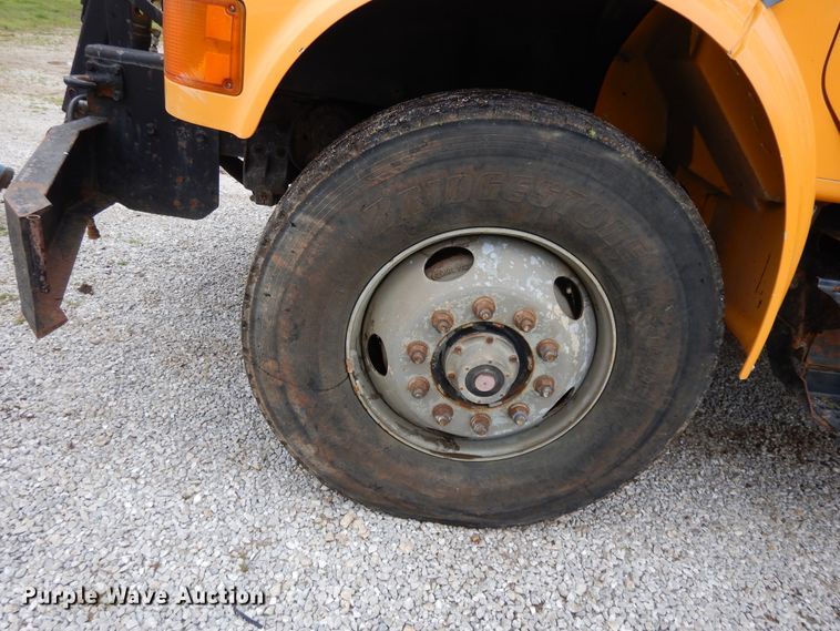 image for item DE5628 2000 International 4900 dump truck