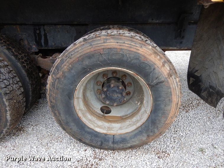 image for item DE5628 2000 International 4900 dump truck