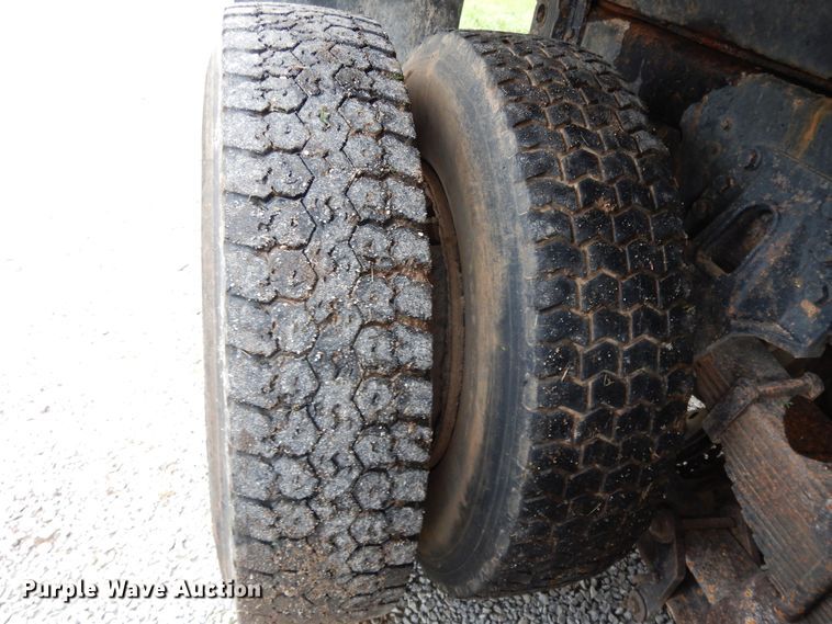 image for item DE5628 2000 International 4900 dump truck