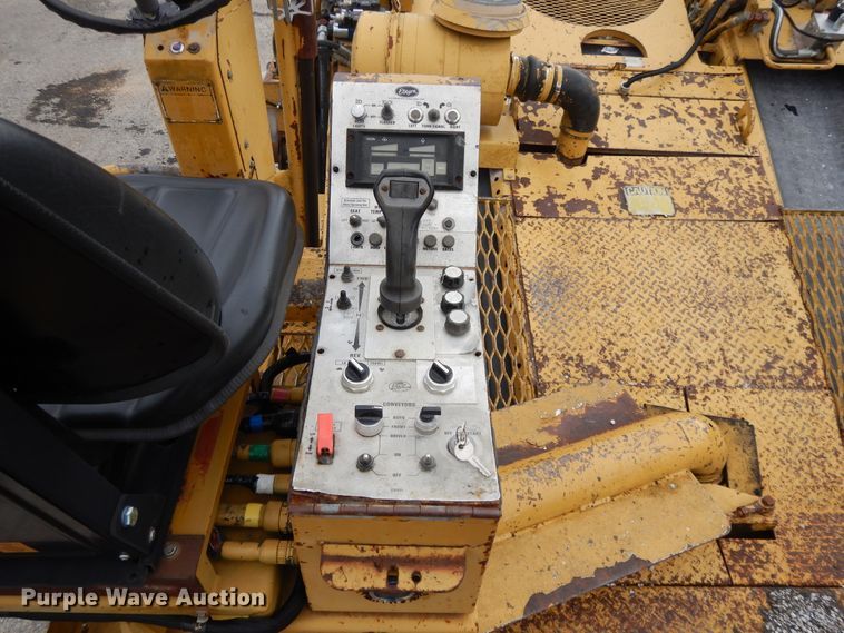 image for item DE5630 1989 Etnyre chip spreader