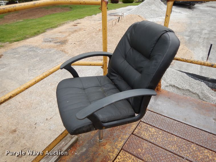 image for item DE5630 1989 Etnyre chip spreader