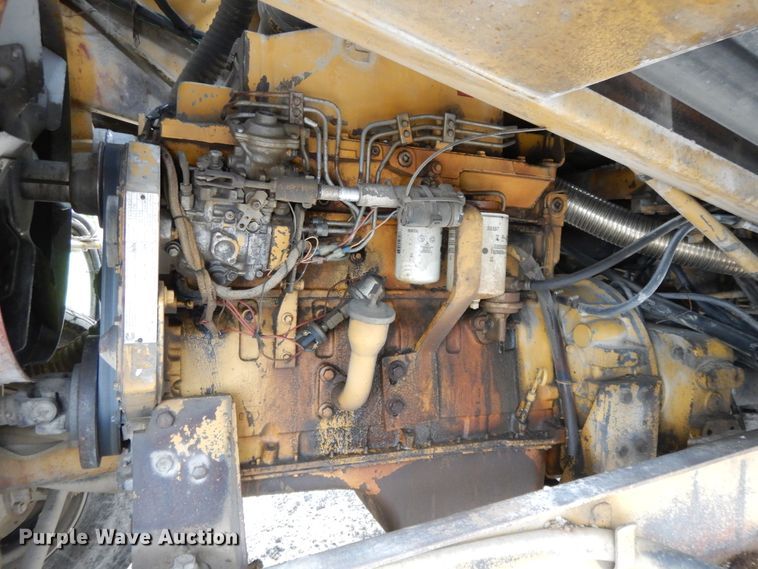 image for item DE5630 1989 Etnyre chip spreader