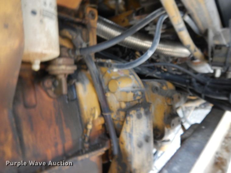 image for item DE5630 1989 Etnyre chip spreader