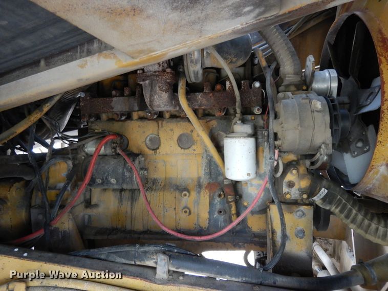 image for item DE5630 1989 Etnyre chip spreader