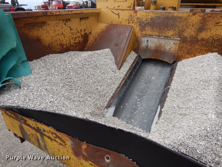 image for item DE5630 1989 Etnyre chip spreader