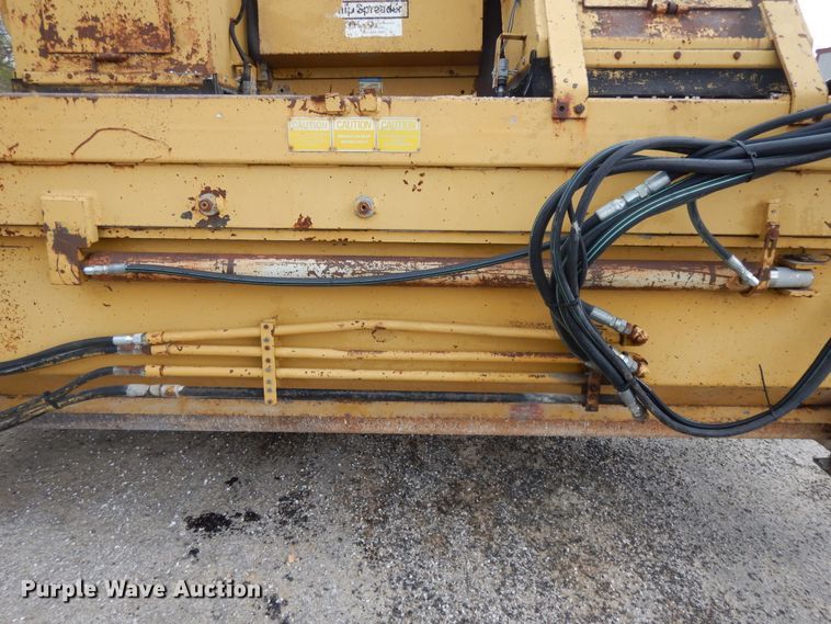 image for item DE5630 1989 Etnyre chip spreader