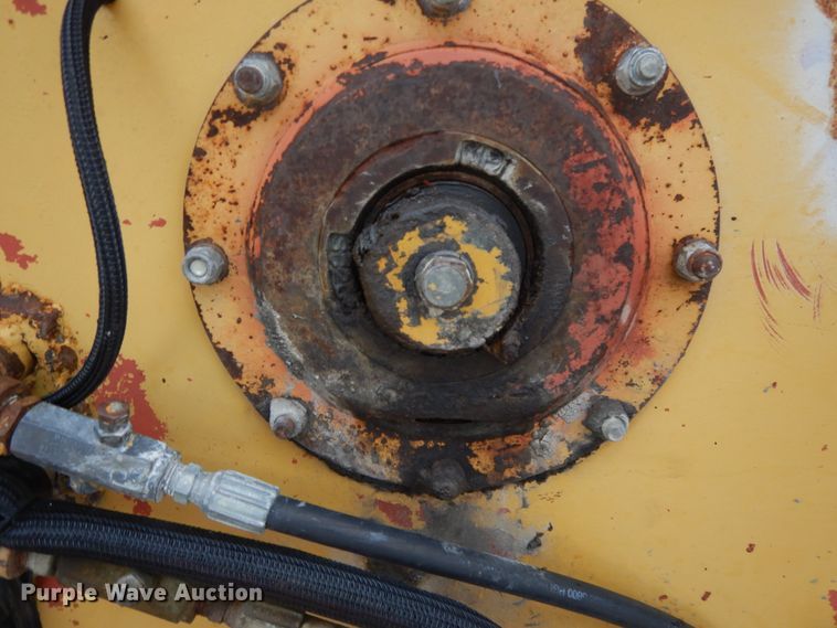 image for item DE5630 1989 Etnyre chip spreader