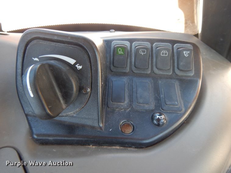 image for item DE5663 2014 Case 580 Super N  backhoe