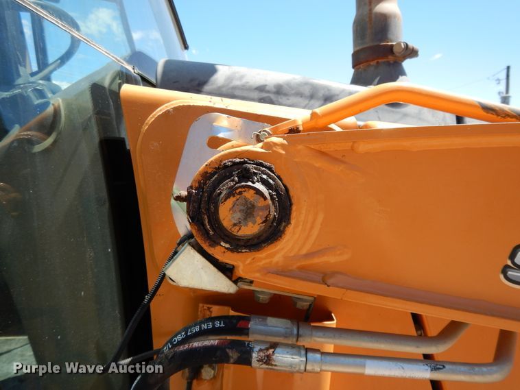 image for item DE5663 2014 Case 580 Super N  backhoe