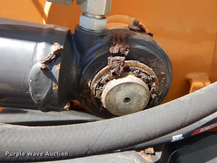 image for item DE5663 2014 Case 580 Super N  backhoe